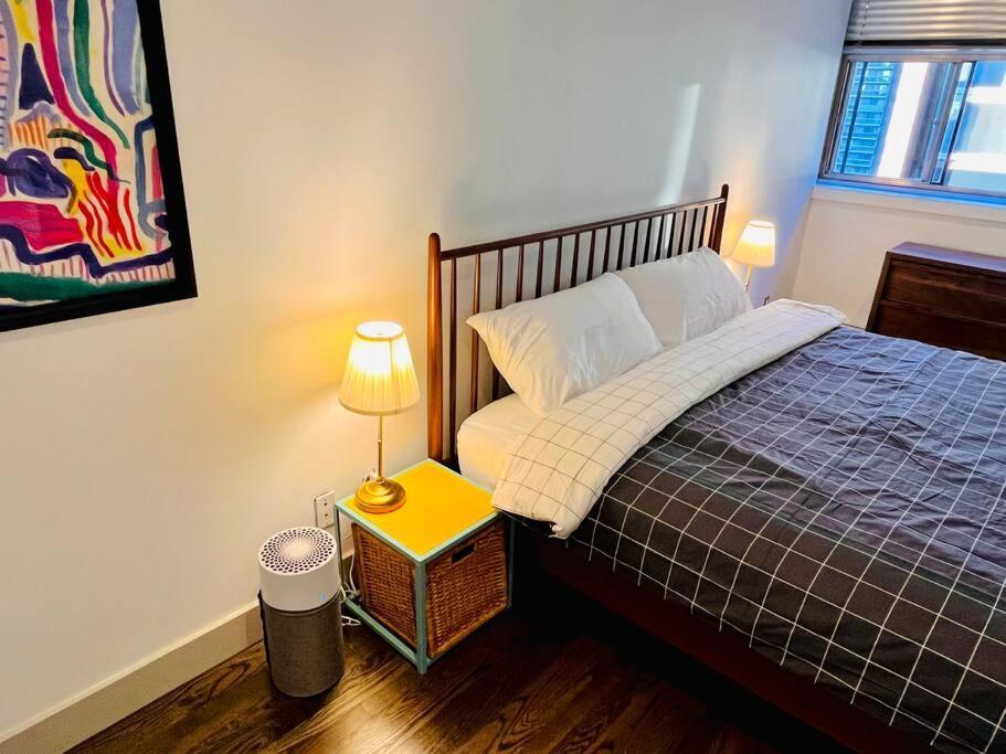 Sunny Penthouse On 17Th Ave, 1 Bedroom, 1 Loft Bed With Ladder, 1 Sofa Bed, Sleeps 6, Downtown Calgary Luaran gambar